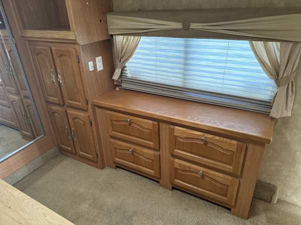 2008 Forest River Cardinal 35SB - Image 14