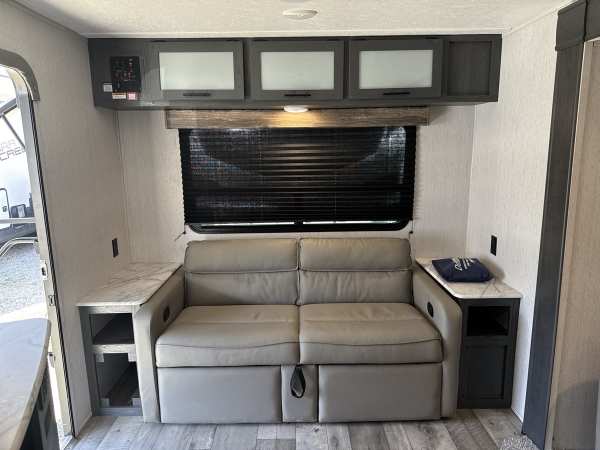 2022 Dutchmen Aspen Trail 2860RLS - Image 14