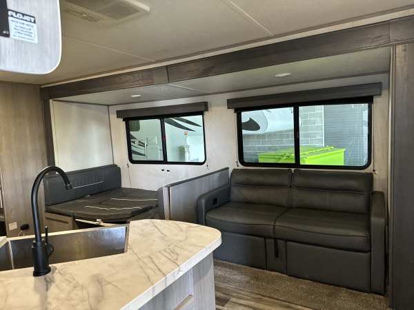 2022 Coleman Lantern 295 Travel Trailer - Image 9
