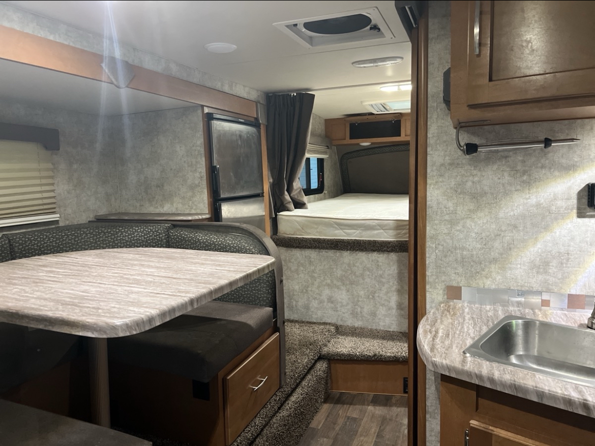 2019 Alpine Adventure Camper - Image 8