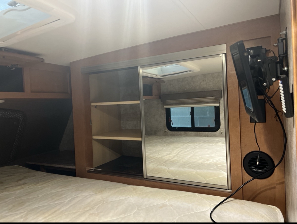 2019 Alpine Adventure Camper - Image 16