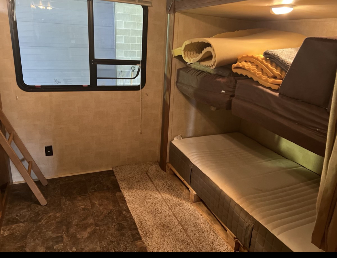 2014 Keystone Springdale 303BHSSR 30 - Image 12