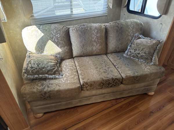 2008 Forest River Cardinal 35SB - Image 16