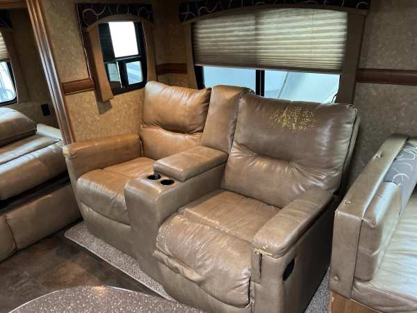 2015 Crossroad Sunset 32RL - Image 12