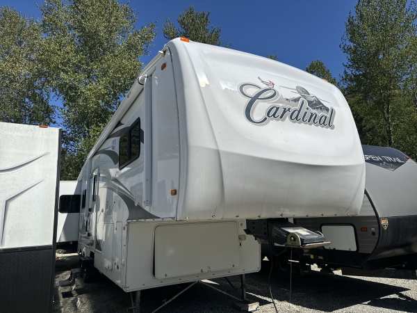 2008 Forest River Cardinal 35SB - Image 3