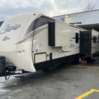 2017 Keystone Cougar 33MLS Travel Trailer - Image 5