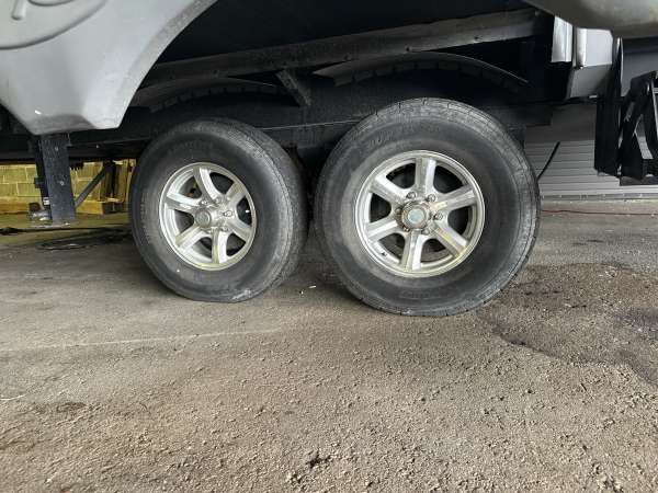 2021 Keystone Avalanche 390DS - Image 27