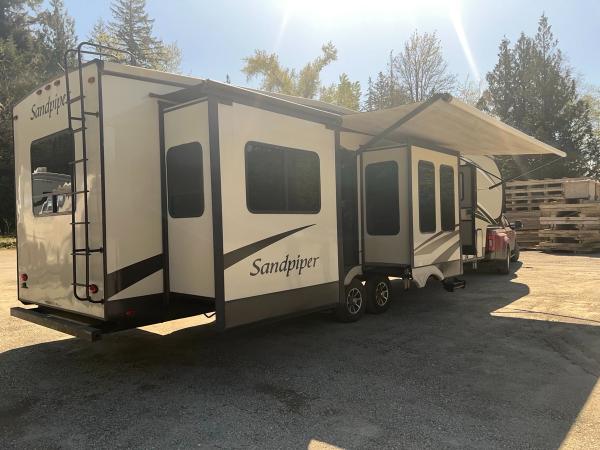 2016 Forest River Sandpiper 389RD - Image 6