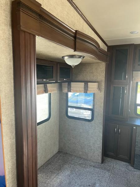 2016 Forest River Sandpiper 389RD - Image 10