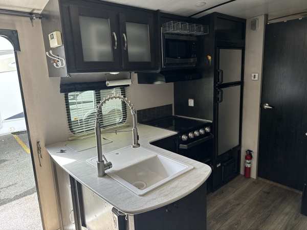 2019 Forest River Surveyor 200MBLE - Image 10