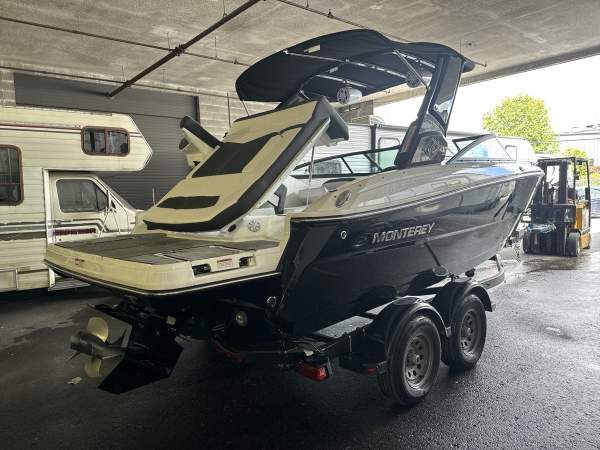 2023 Monterey 238SS Bowrider - Image 4