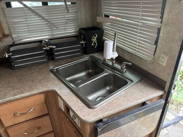 2014 Adventurer LP Camper 86SBS - Image 8