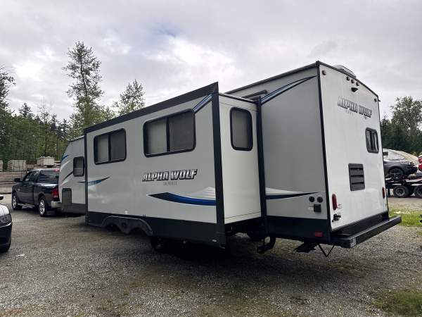 2019 Cherokee by Forest River Alpha Wolf Series M-27RK-L - Image 7