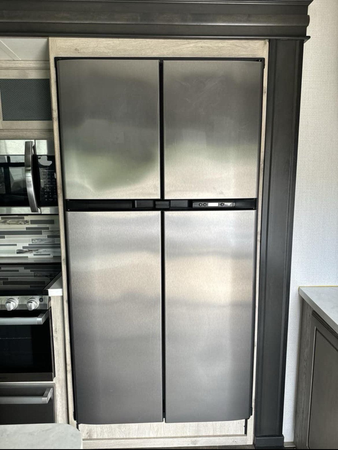 2021 Keystone Avalanche 390DS - Image 19