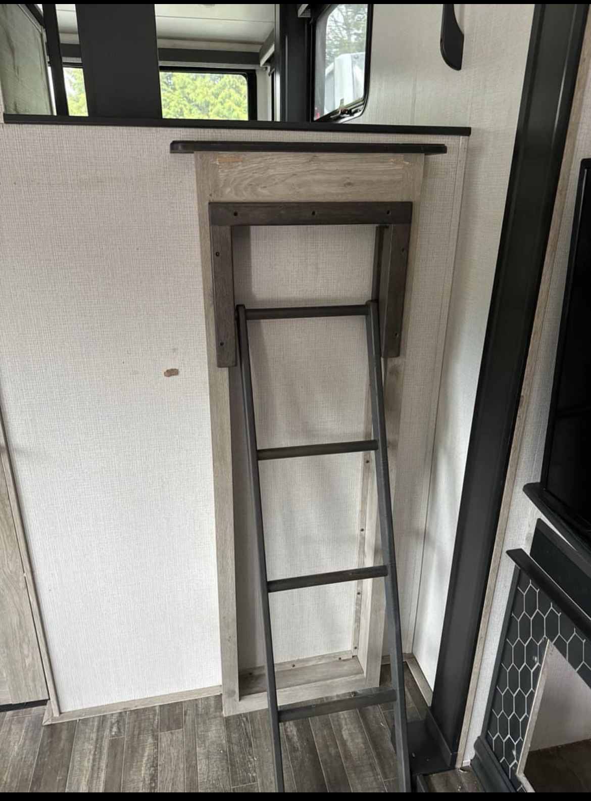 2021 Keystone Avalanche 390DS - Image 14