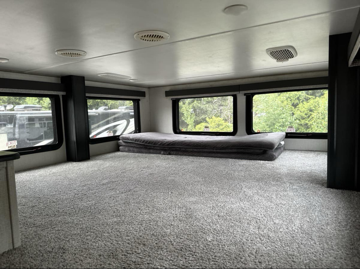 2021 Keystone Avalanche 390DS - Image 16