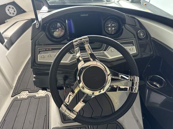 2023 Monterey 238SS Bowrider - Image 9