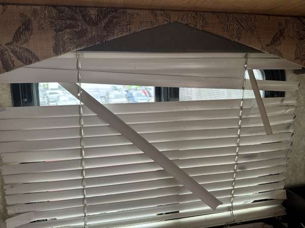 2014 Adventurer LP Camper 86SBS - Image 21