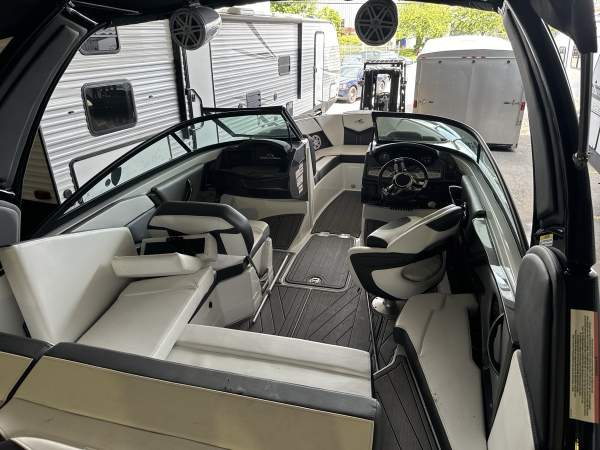 2023 Monterey 238SS Bowrider - Image 7