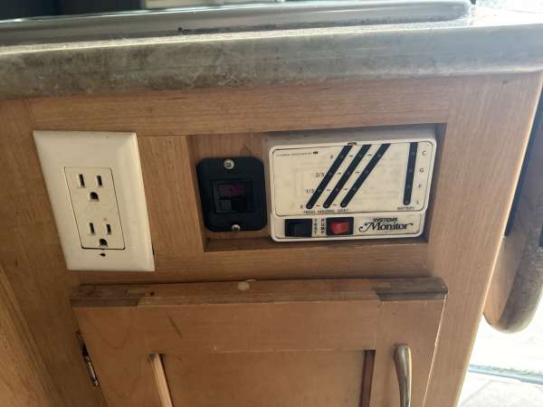 2014 Adventurer LP Camper 86SBS - Image 11