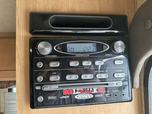 2014 Adventurer LP Camper 86SBS - Image 12