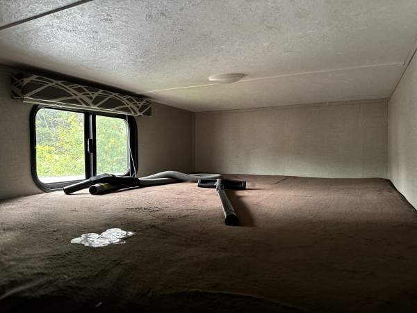 2017 Keystone Hideout 24BHS - Image 24