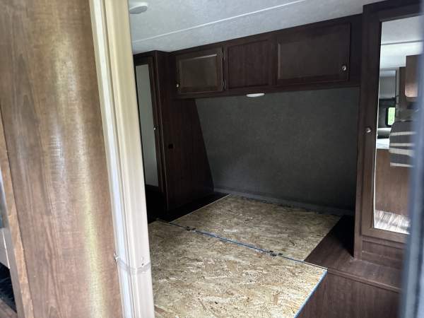 2017 Keystone Hideout 24BHS - Image 22