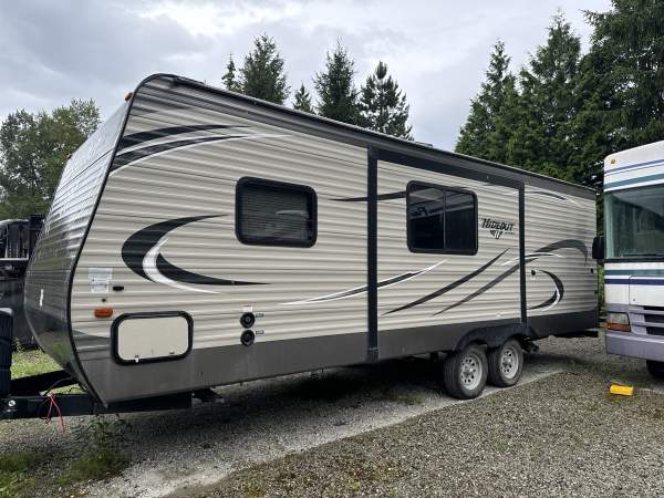 2017 Keystone Hideout 24BHS - Image 4