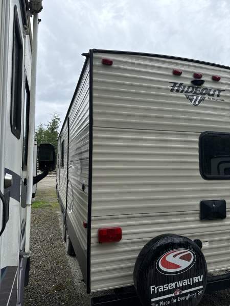 2017 Keystone Hideout 24BHS - Image 8