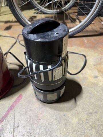 Assorted Items (Electric Heater, Fan, Lights, Mosquito Trap) - Image 3