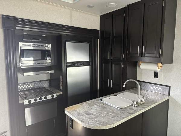 2017 Jayco Octane T32C Toy Hauler - Image 16