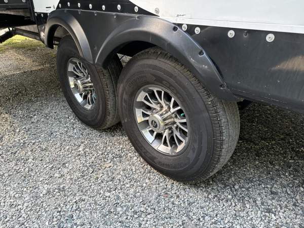 2017 Jayco Octane T32C Toy Hauler - Image 37