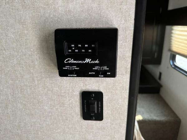 2017 Jayco Octane T32C Toy Hauler - Image 23