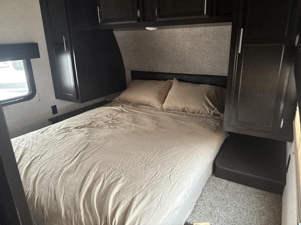 2017 Jayco Octane T32C Toy Hauler - Image 24