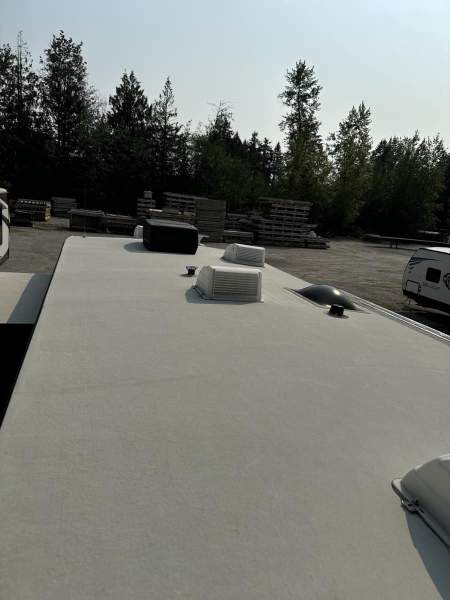 2017 Jayco Octane T32C Toy Hauler - Image 31