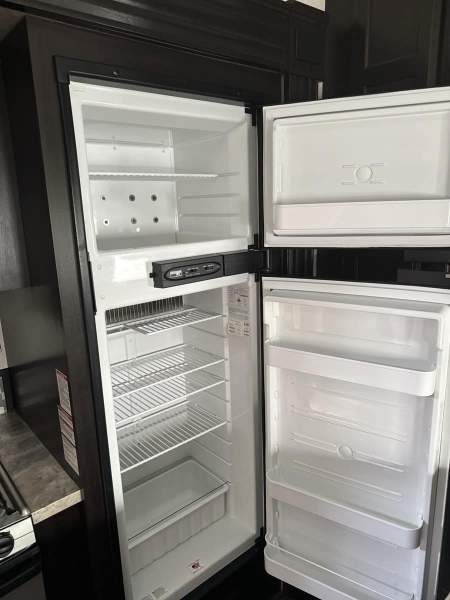 2017 Jayco Octane T32C Toy Hauler - Image 28