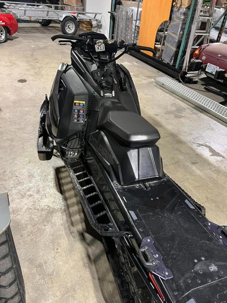 2022 Polaris Snowmobile Boost RMK Slash 165 - Image 4