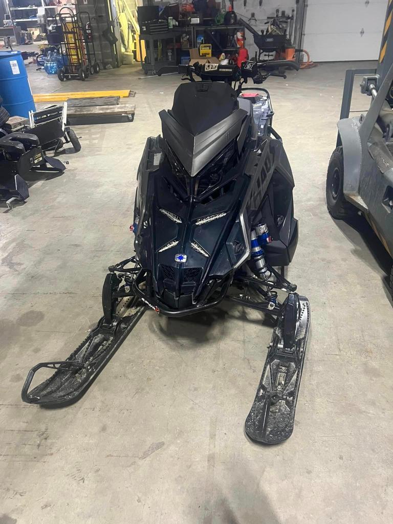 2022 Polaris Snowmobile Boost RMK Slash 165