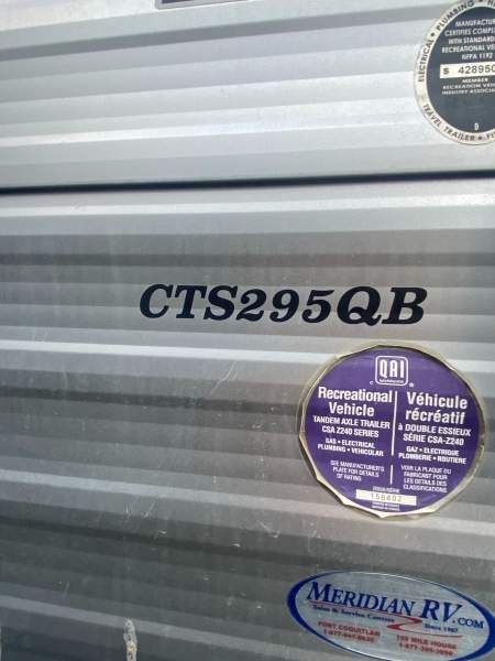 2017 Dutchmen Coleman 295QB - Image 25