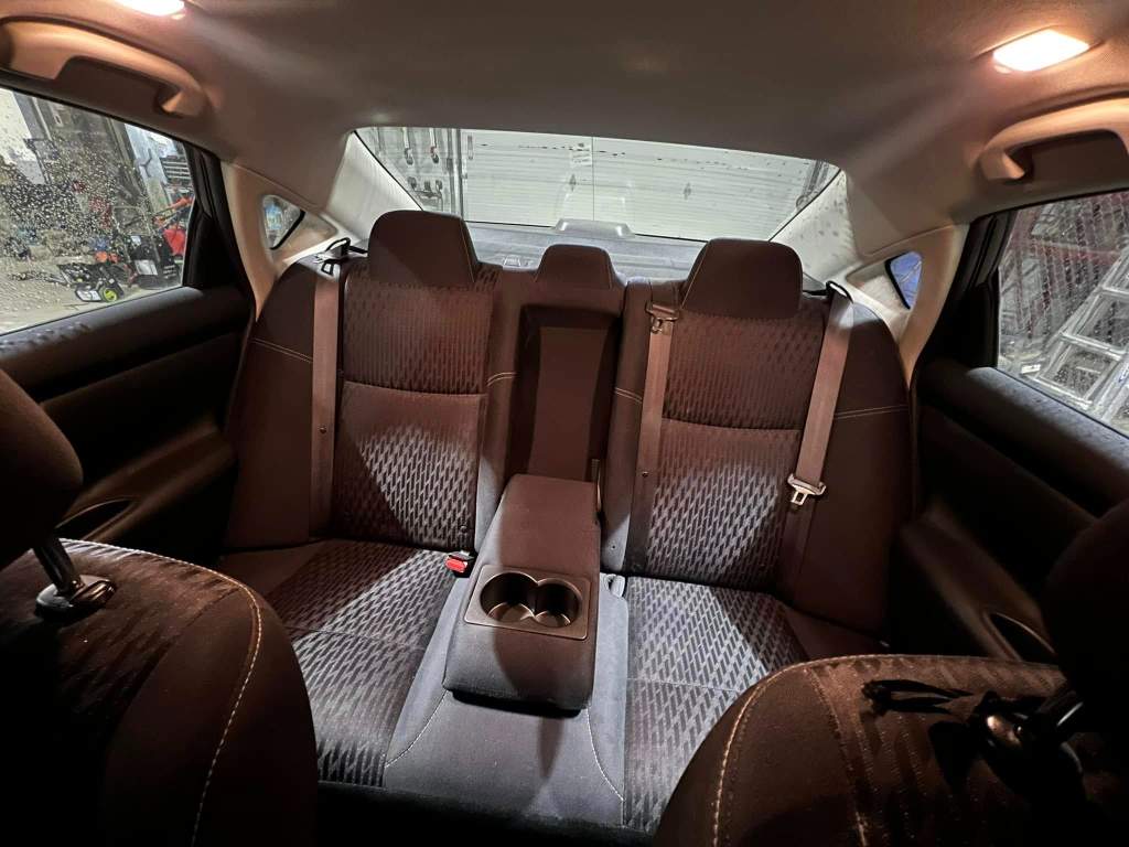 2018 Nissan Altima SV - Image 13