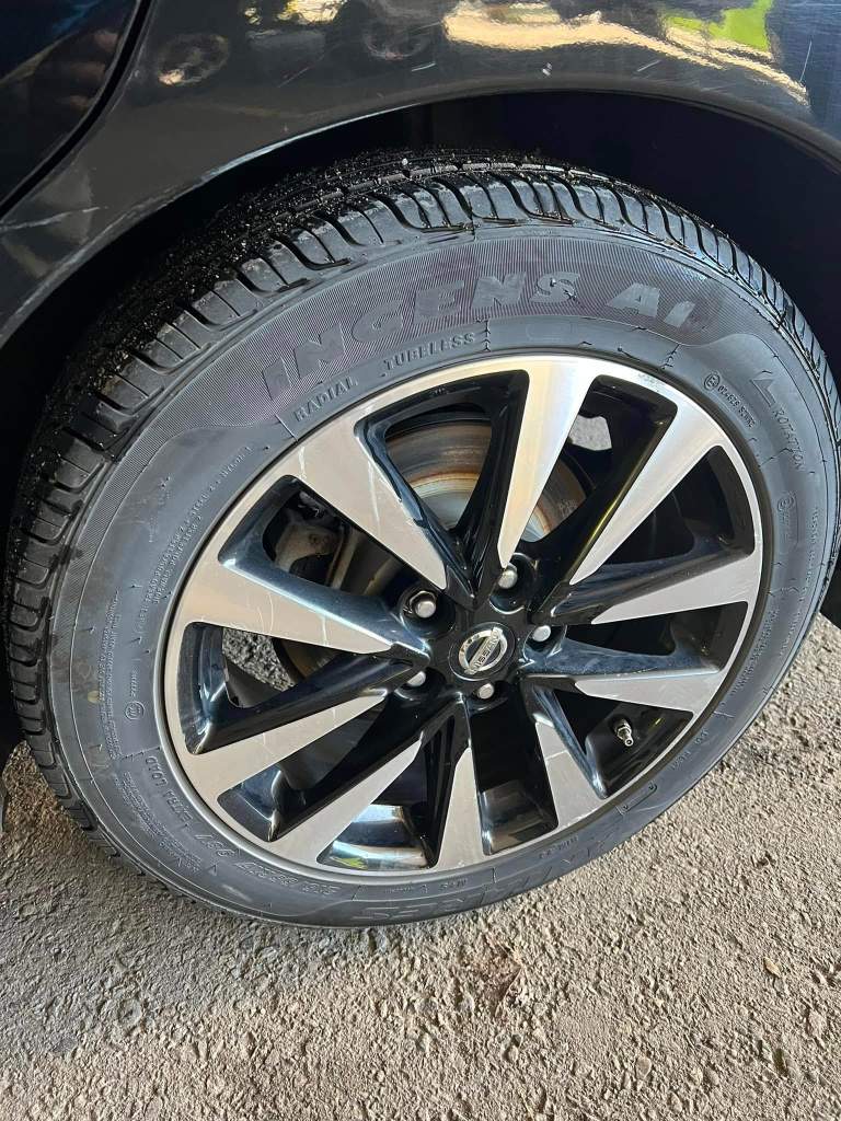 2018 Nissan Altima SV - Image 17