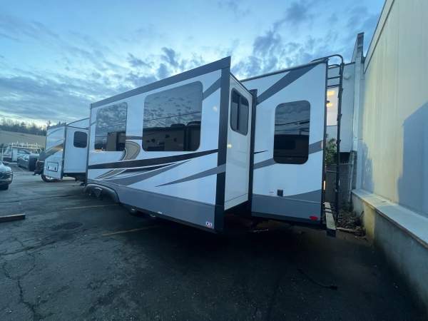 2022 Highland Ridge Open Range 322RLS - Image 4