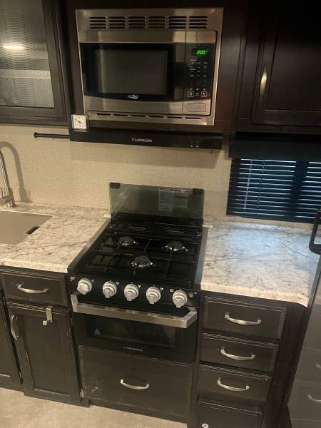 2019 Grand Design Imagine 17MKE - Image 9