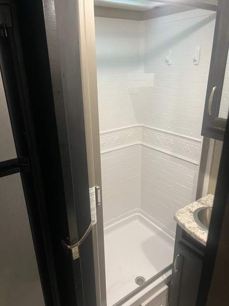 2019 Grand Design Imagine 17MKE - Image 12