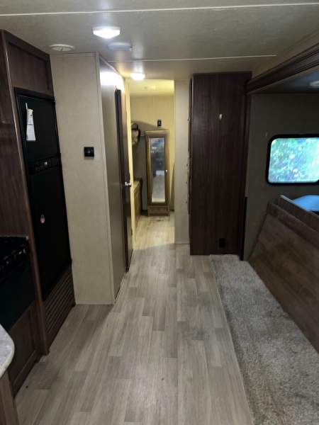 2017 Dutchmen Coleman 295QB - Image 8