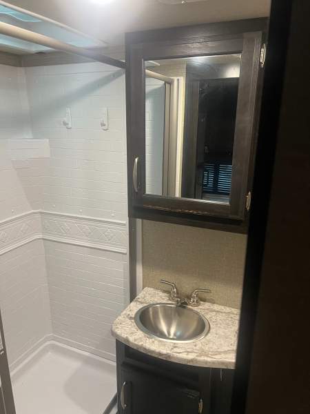 2019 Grand Design Imagine 17MKE - Image 11