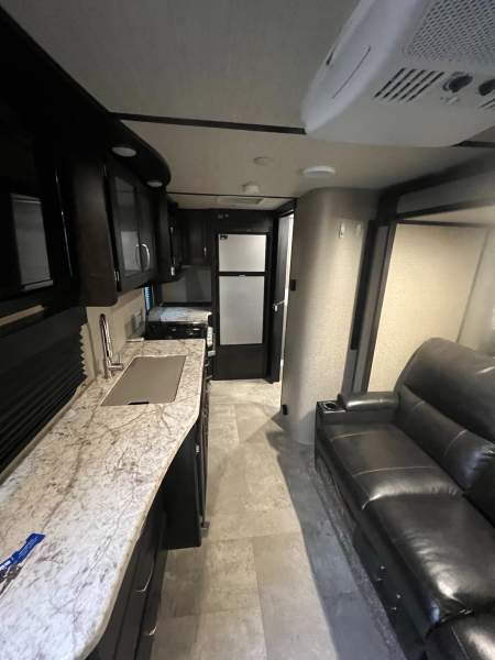 2019 Grand Design Imagine 17MKE - Image 6