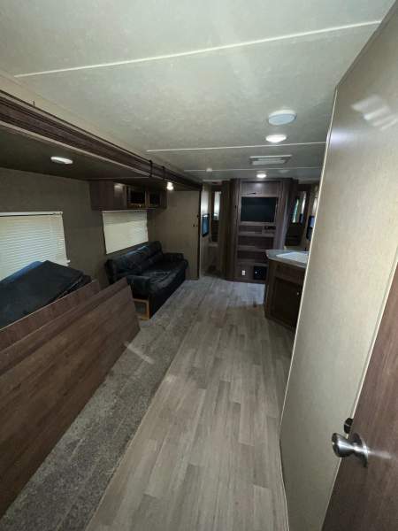 2017 Dutchmen Coleman 295QB - Image 7