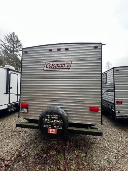 2017 Dutchmen Coleman 295QB - Image 4