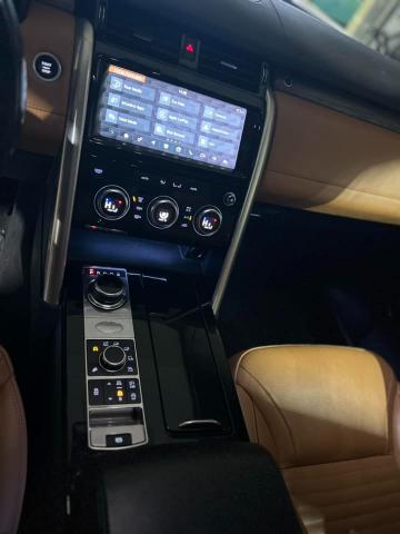 2017 Land Rover Discovery HSE Luxury - Image 9